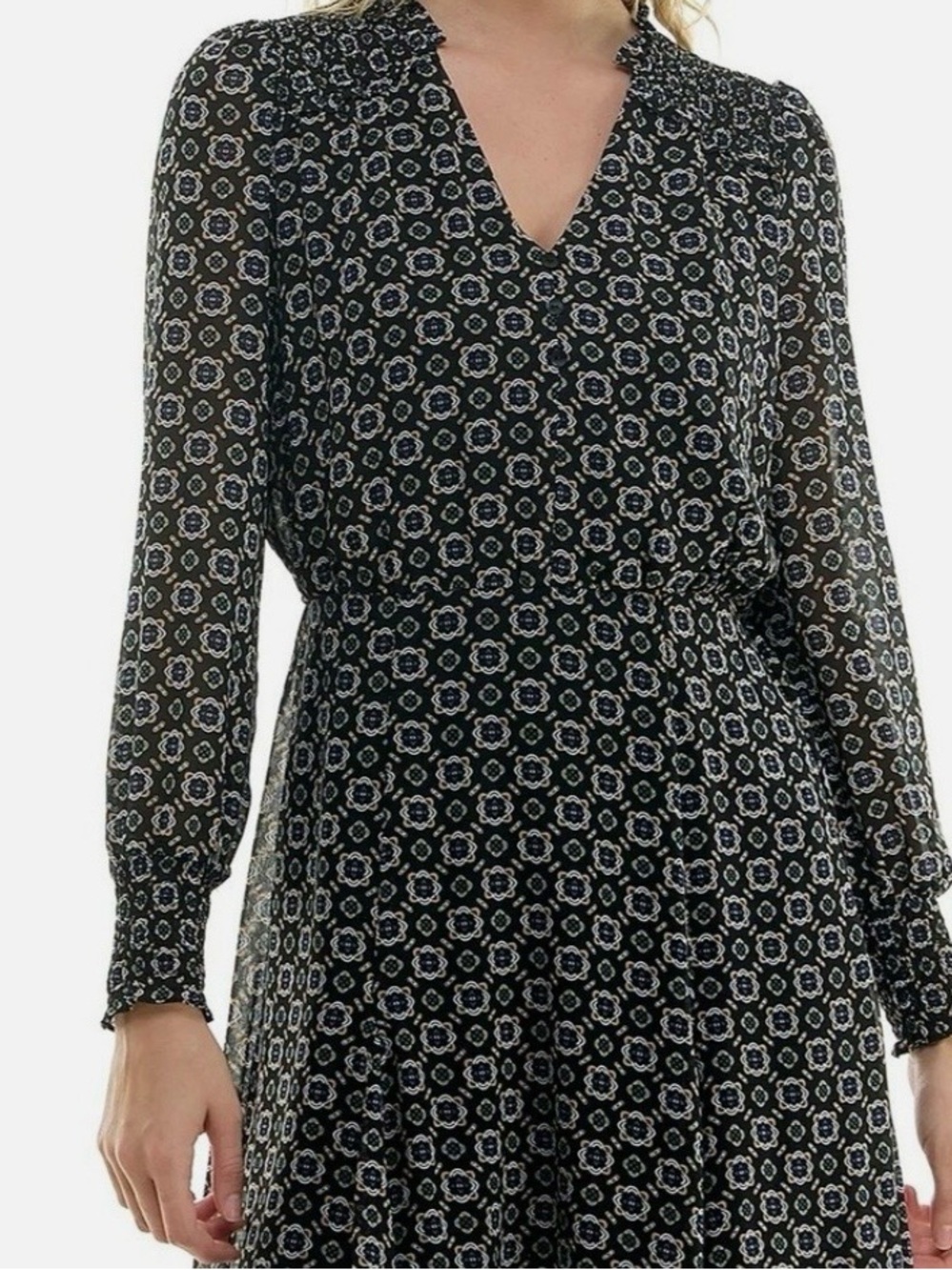 NWT Black Floral Print Long Sleeve V-Neck Dress
